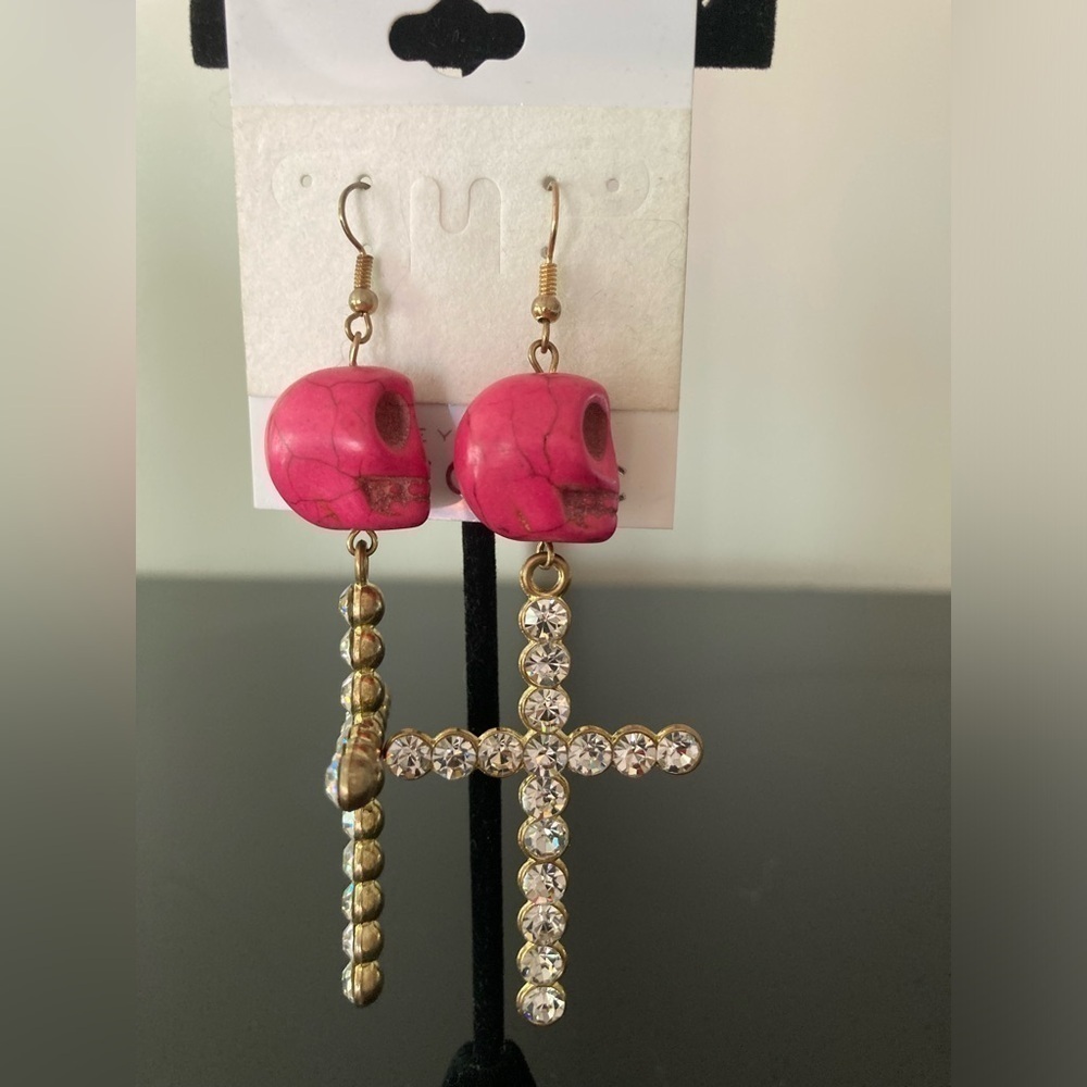 Biconic rhinestone cross and pink scull earrings - Picture 3 of 3
